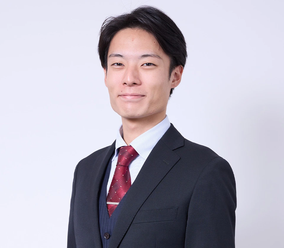 査定員がお品物を確認する様子